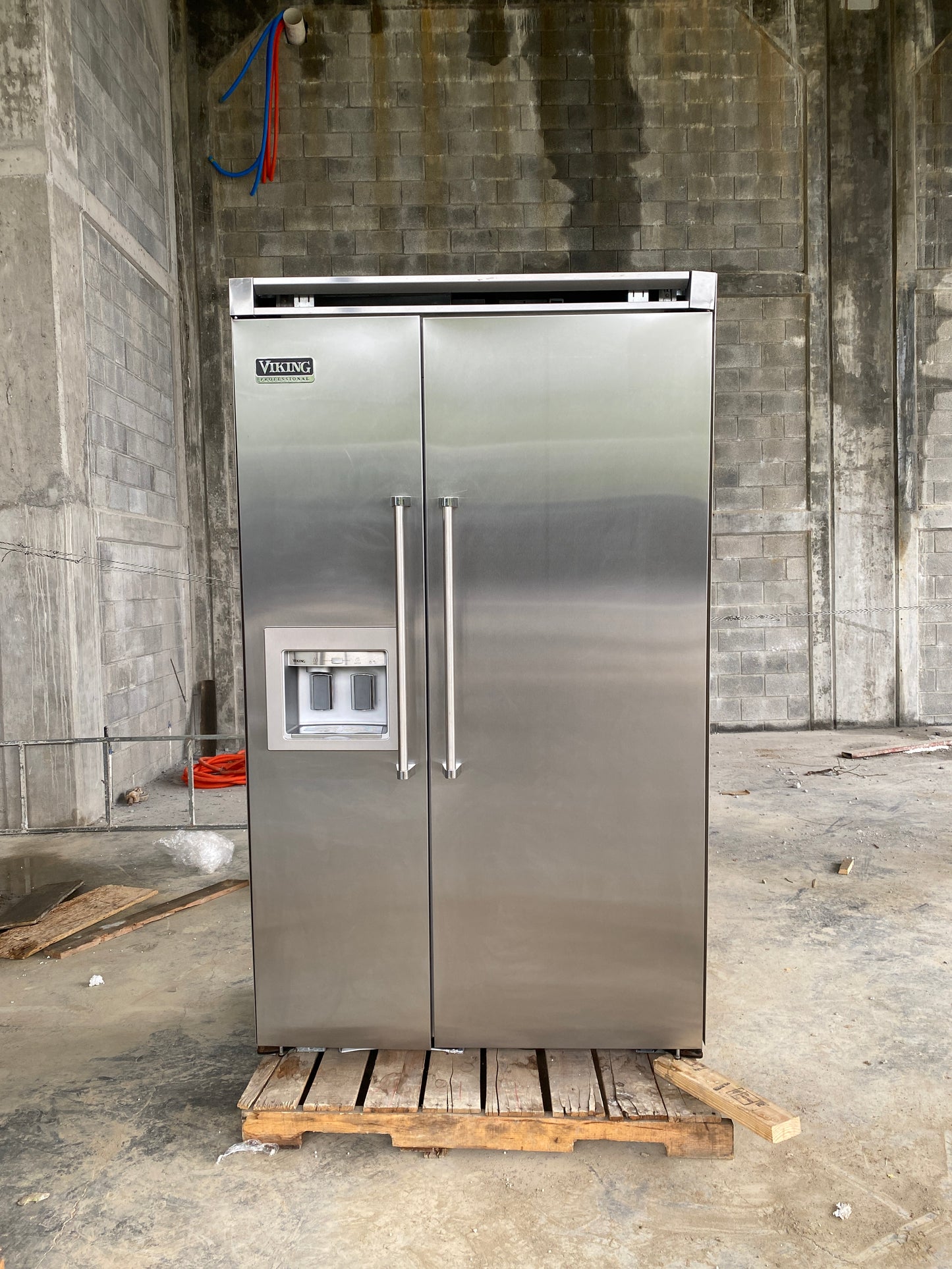 Refrigerador/Congelador Viking con dispensador de agua - VCSB548DSS 48" Professional Series Side by Side con Quiet Cool - Acero inoxidable