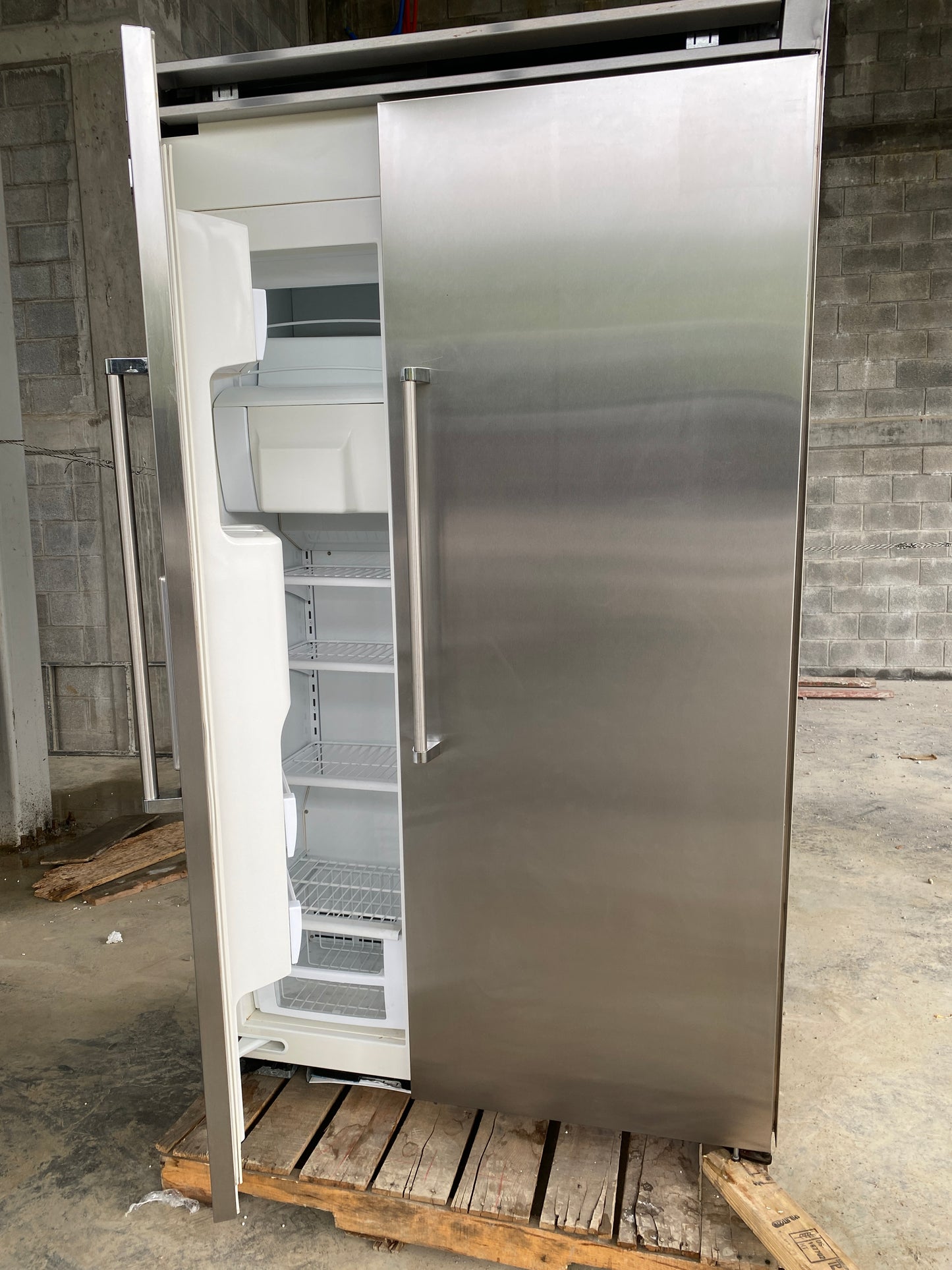 Refrigerador/Congelador Viking con dispensador de agua - VCSB548DSS 48" Professional Series Side by Side con Quiet Cool - Acero inoxidable