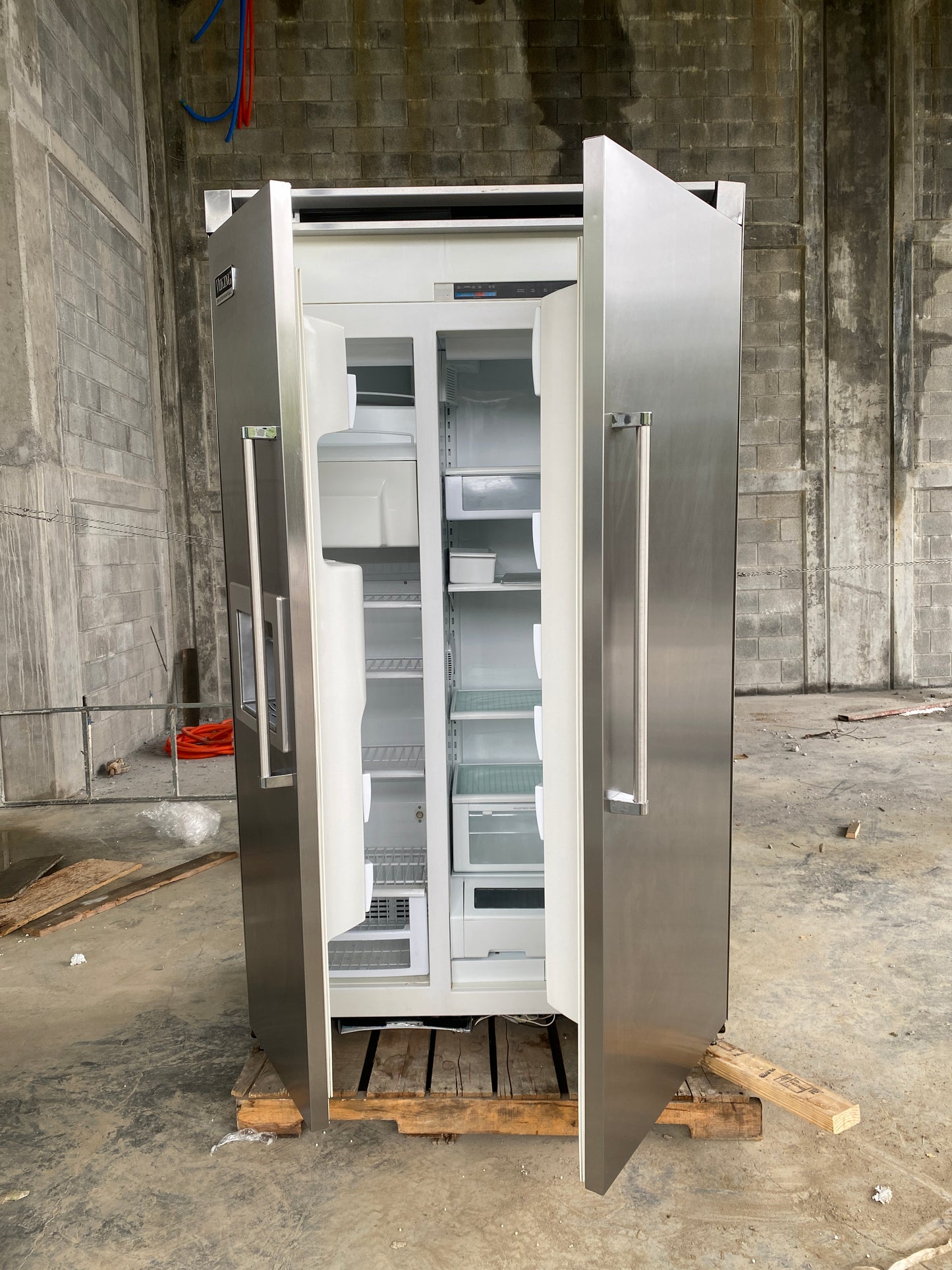 Refrigerador/Congelador Viking con dispensador de agua - VCSB548DSS 48" Professional Series Side by Side con Quiet Cool - Acero inoxidable